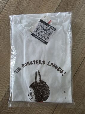 NWT UNIQLO White 'The Monsters Labubu' Graphic Tee S